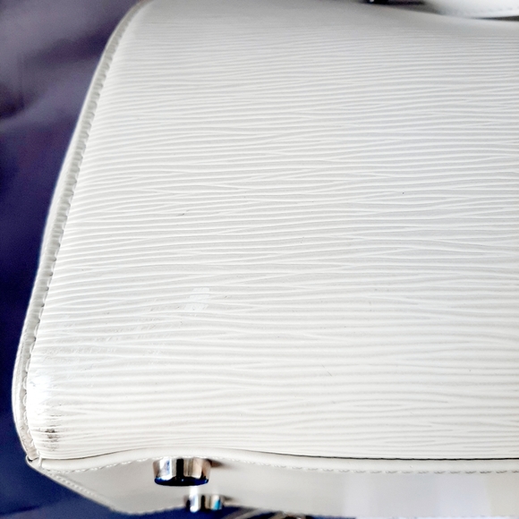 Louis Vuitton authentic Brea GM EPI Ivore bag - Picture 5 of 16